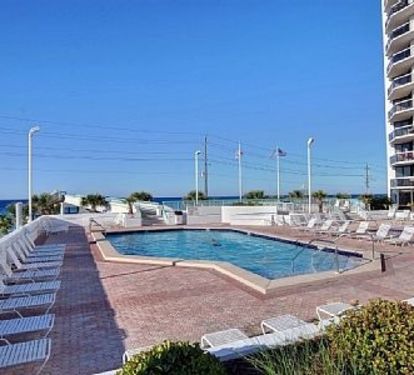 Large heated pool. Chaise lounge chairs .Also an area where  you can sunbathe, read a book, listen to music, or just enjoy the listening to the surf. and a Kiddie pool. 