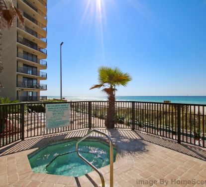 Hot Tub Overlooking the Beach