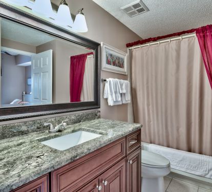 Attached second bedroom bath