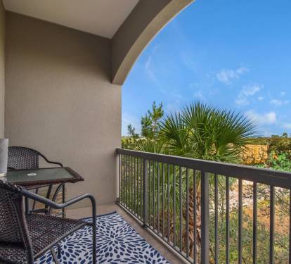 Patio- sit back and enjoy your morning coffee here!