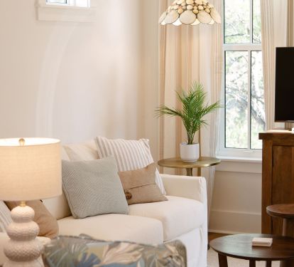 Comfortable living area in the treetops - smart TV w/Mediacom cable and 1G WiFi