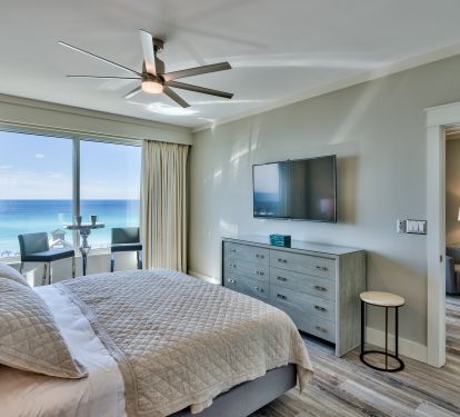 Master King Bedroom with a Gulf View and sitting area