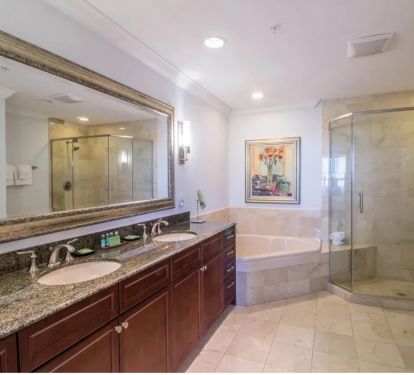 Large bathroom in our 3bd / 3ba with big tub, and stand up shower.