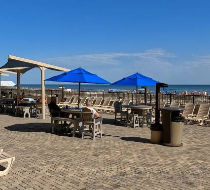 Phoenix X Resort Beachfront Sundeck