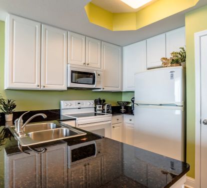 Kitchen w/Keurig, extra coffeemaker+ many dishes, glasses+cooking necessities