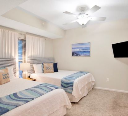 Guestroom with 2 Queen Beds
