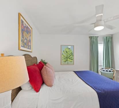 Master Bedroom with queen bed