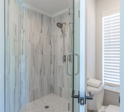 en suite bathroom in bunk room