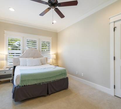 2nd Floor Queen Bedroom