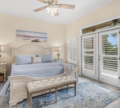 MBR with new king bed, has view of lake and golf course