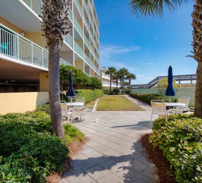 Walkway to boardwalk
