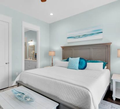 Breeze-14 Bed 1 - Photo 2 - This first floor king is outstanding for family members with mobility challenges.