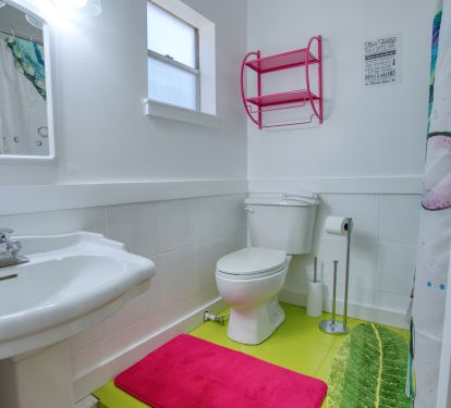 Suite Palm King Bedroom - Ensuite Bath 
