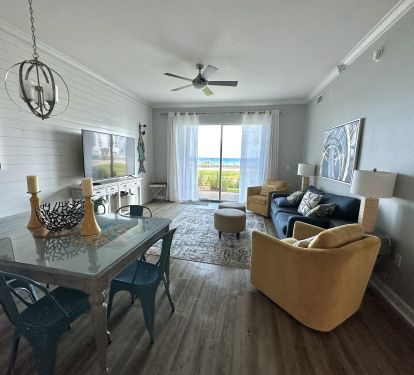 GULF FRONT 3 Bedroom 2 Bath Luxury Condo Includes Complementary Beach Service