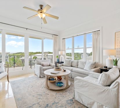 Top Floor Corner LR with extra windows and lots of natural light!