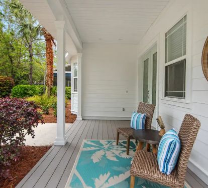 Vibe-10 Not your "cookie cutter" or "dated" beach rental. Vibe's recent designer renovation infuses classic cottage inspiration with current coastal design aesthetics.