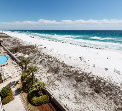 Island Princess offers direct beach access, heated pool, hot tub and BBQ grills