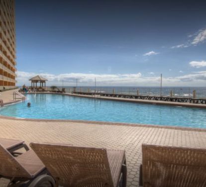 Clean, well maintained pool area with direct gulf views!