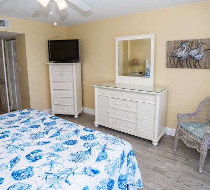 Master Bedroom with 32" TV