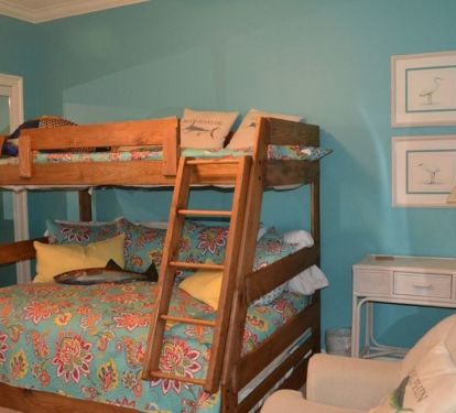 2nd bedroom full size matress under bottom full size bed -twin on top 