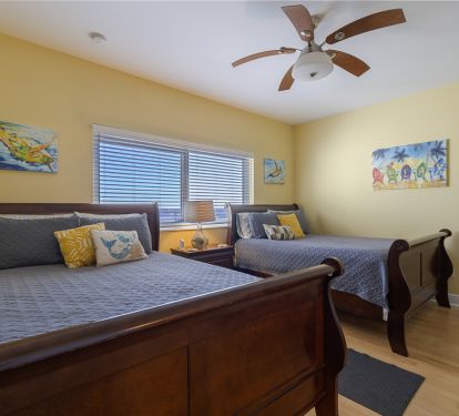 Guest bedroom, 2 Queen beds