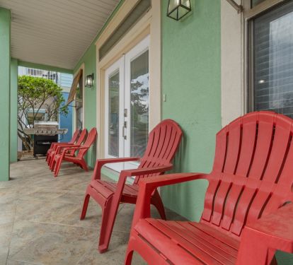 Front porch with gas grill