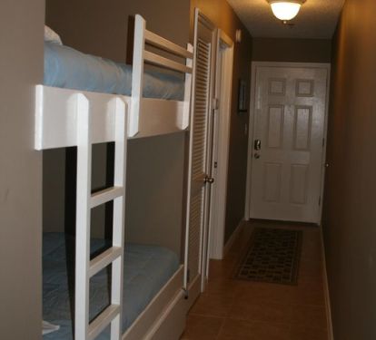 2 twin hall bunk beds