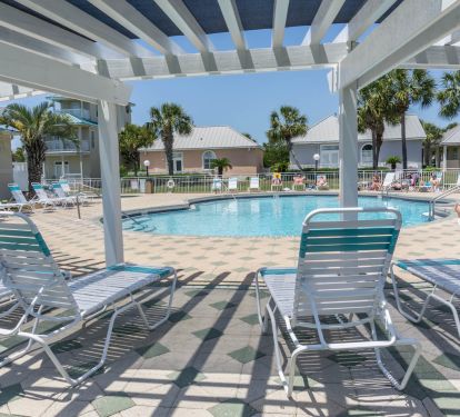 Community Pool ~ Relax!