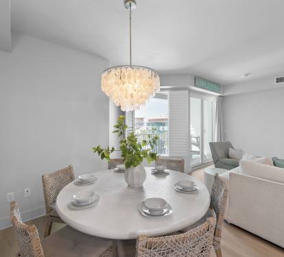 Dining table comfortably seats 6