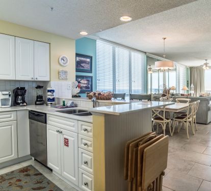 Fully equipped kitchen.