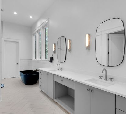 Double vanity in master bathroom and free standing tub