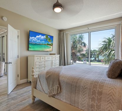 Smart UHD TV in Master