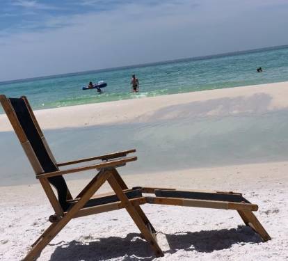 2 Beach Chairs and 1 Umbrella Included with Stays between March 1- October 31