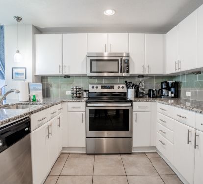 Fully stocked kitchen including Keurig Duo