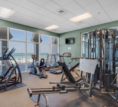 Workout room overlooking the ocean
