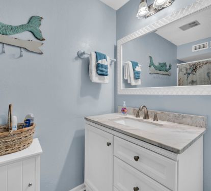 Master bathroom with tub/shower combo!