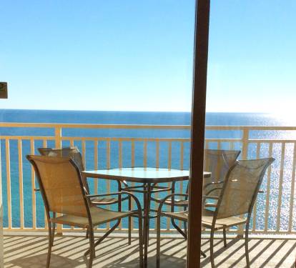 Beautiful Spotless Condo!          Balcony Seating