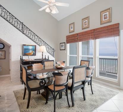 Seating for 8 to enjoy family meals together.