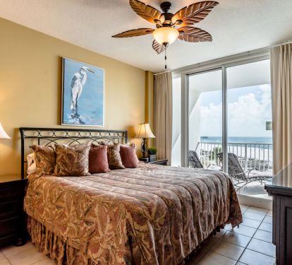 Master King bedroom with Ocean and pool views 
