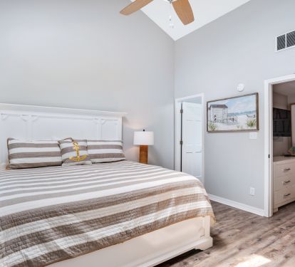 Loft BR with king bed, cathedral ceiling