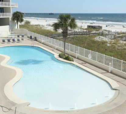 Zero entry pool!! Great for kids