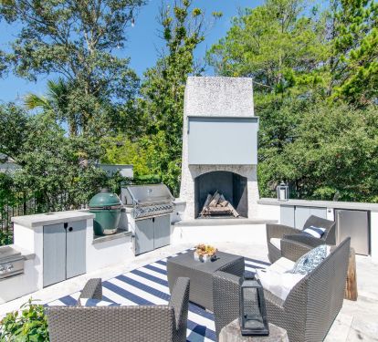Outdoor Kitchen/Grill/Green Egg and wood burning fireplace