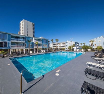 Pool View just Outside the Condo !