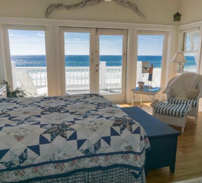 Top Floor Master Suite With A VIEW!