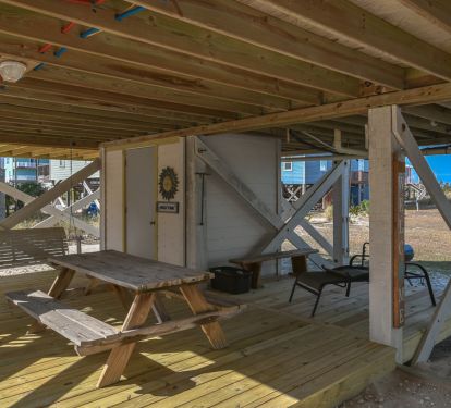 Under house sitting area