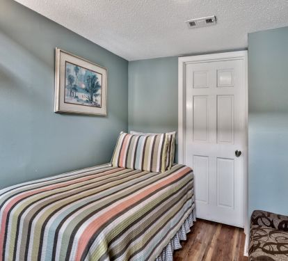 Extra twin bed in second BR