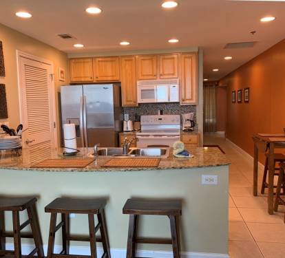 Fully equipped kitchen with plenty of seating