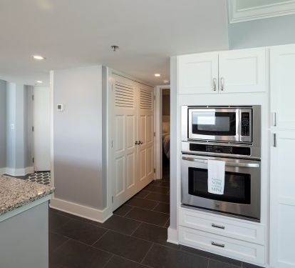 Kitchen, Microwave and Oven