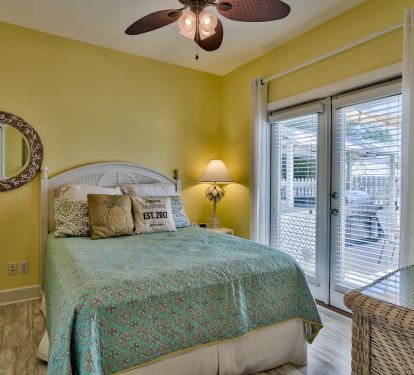 1st Floor Main House - Queen Bed, TV, Desk Area