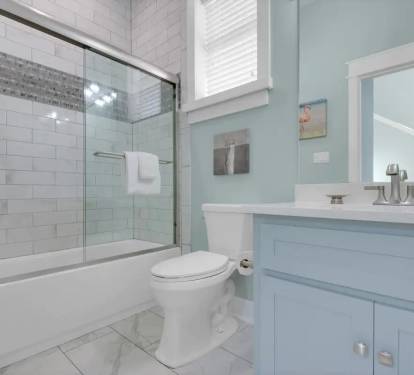 Seafoam-22 First floor. Full bath with custom tile surround.